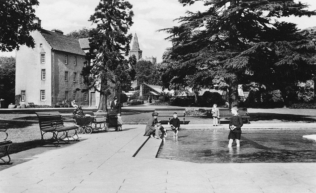 Pittencrieff Park Old Dunfermline