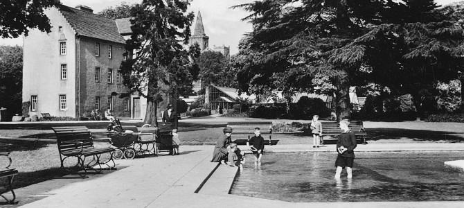 Pittencrieff Park